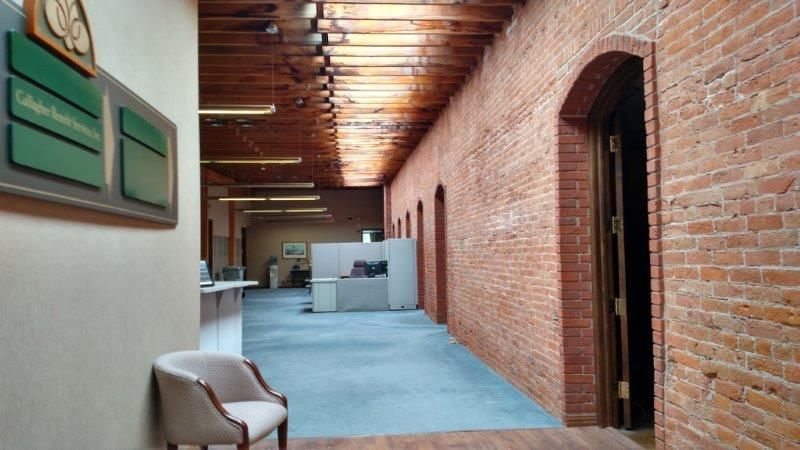 Emerson Place: 220 Emerson Pl, Davenport, IA 52801